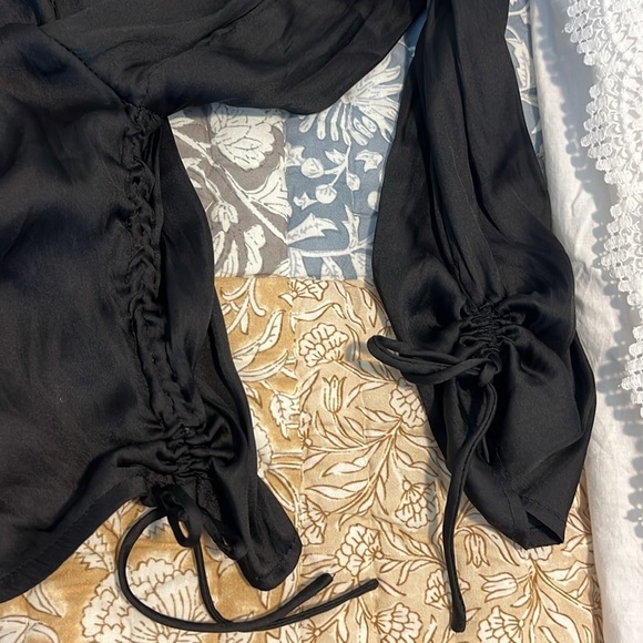 Princess Polly Isabella Silky Tie Front Crop Top Black Ruched Side/Sleeve US 4 - Picture 7 of 8